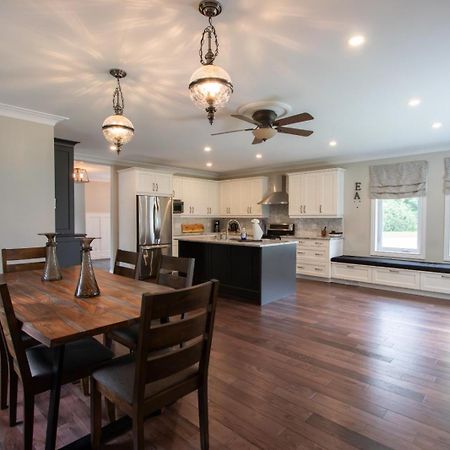 Deer Run Cottage- Golf Course Cottage Kawartha Lakes Exterior foto