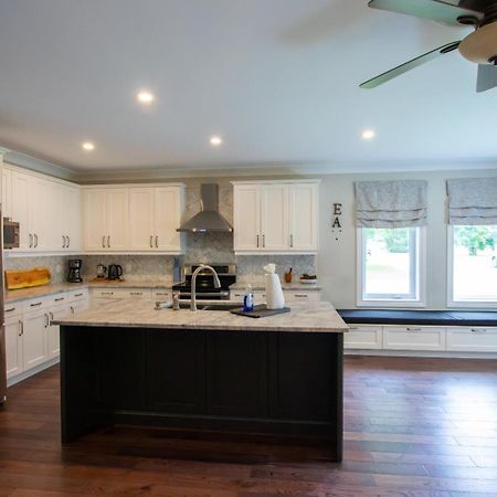 Deer Run Cottage- Golf Course Cottage Kawartha Lakes Exterior foto