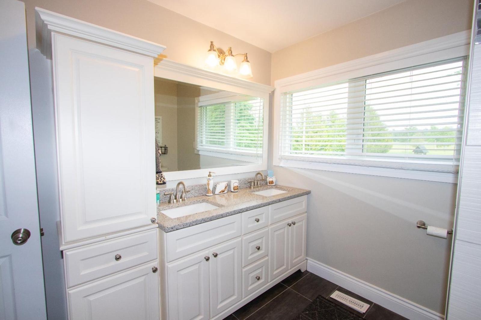 Deer Run Cottage- Golf Course Cottage Kawartha Lakes Exterior foto